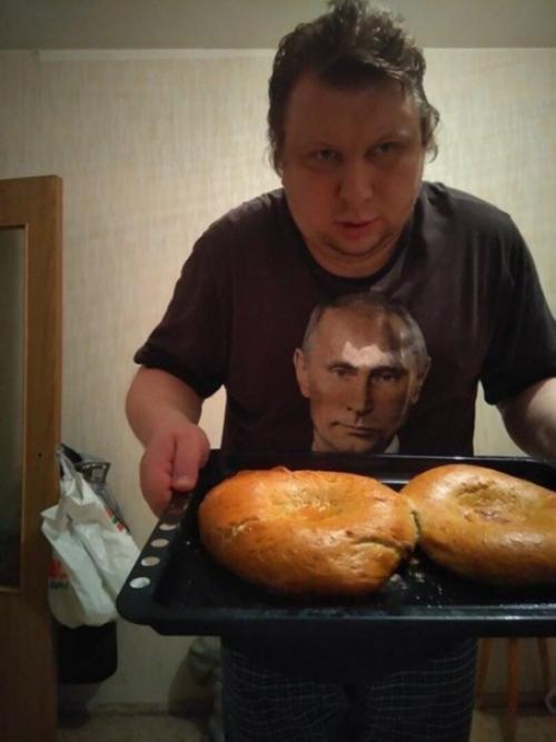 Творог с сыром и помидорами.  на 100 гр 117.  36 ккал Б/Ж/У 10. 15/7. 05