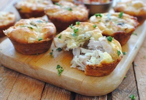 Куриные маффины с сыром.