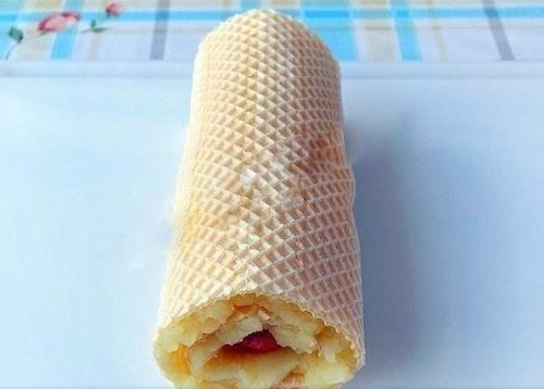 Сосиски с картофельным пюре в вафлях. 04