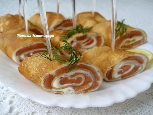 Рулетики из блинов с лососем. 05