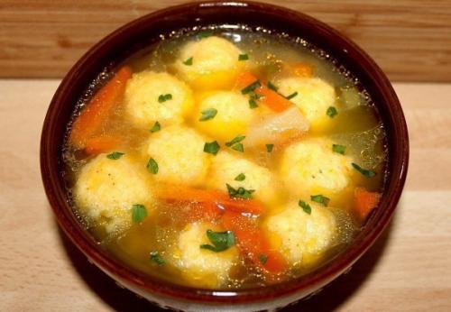 Суп с сырными клёцками.