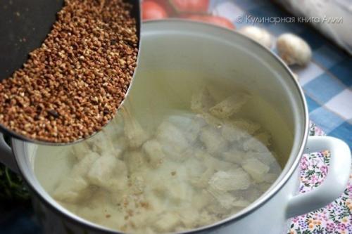 Гречневый суп с грибами и картофельными клёцками. 06