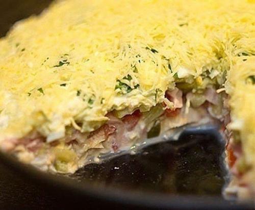 Вкусный салат и название интересное Русская Красавица.