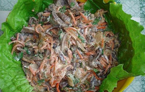 Салат с печенью.
