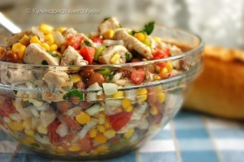 Салат с кукурузкой и курицей.
