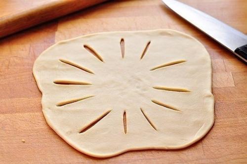 Татарские пироги с мясом и картошкой. Зур бэлеш - татарский пирог с картофелем и мясом.