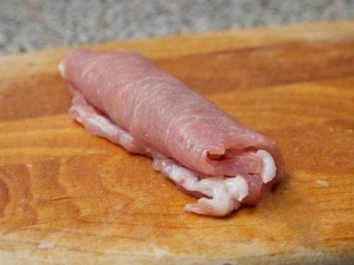 Рулетики мясные.  Ингредиенты: 04