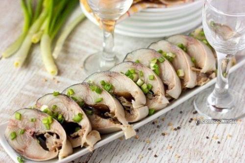 Скумбрия соленая.  Ингредиенты: