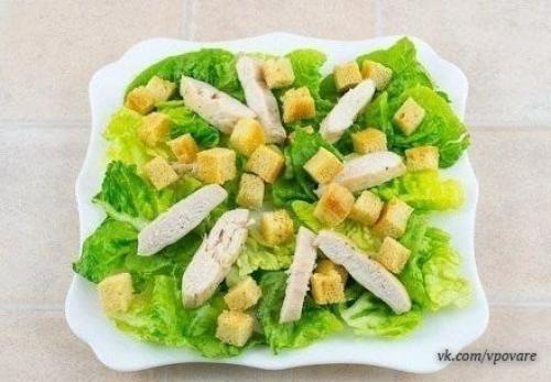 Салат Цезарь с курицей. 05