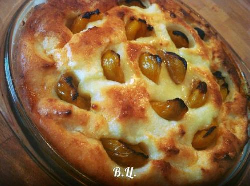 Творожно - манная запеканка с желтыми сливами.