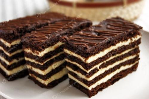 Торт Спартак. Торт Спартак - это медовик с заварным кремом и шоколадными медовыми коржами. Торт Спартак. Торт Спартак - это медовик с заварным кремом и шоколадными медовыми коржами.