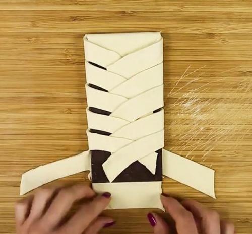 Моментальный пирог с шоколадом, который сделает даже ребенок. 04