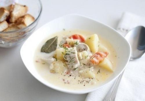 Сырный суп (с плавленным сырком) с курицей.