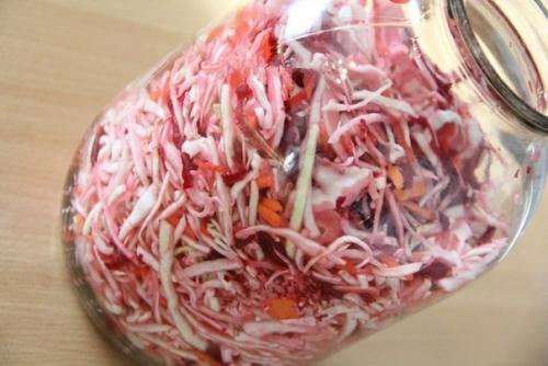 Рецепт приготовления маринованной капусты со свеклой. 02