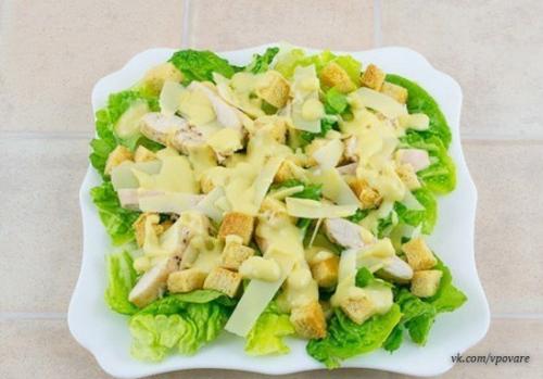Салат Цезарь с курицей. 06