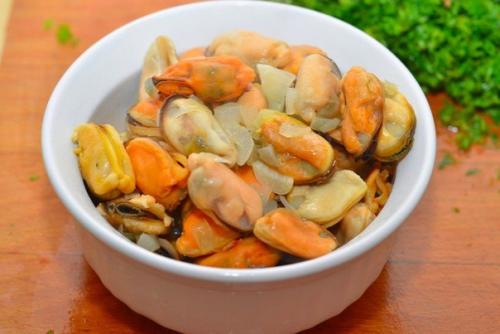 Салат с мидиями. 04