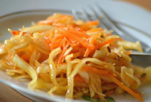 Маринованная капуста со специями.