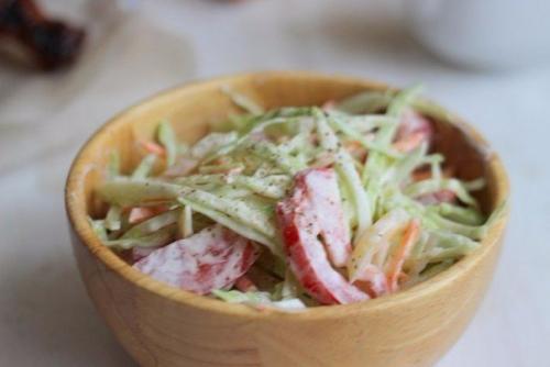 Цыплёнок барбекю с салатом. 03