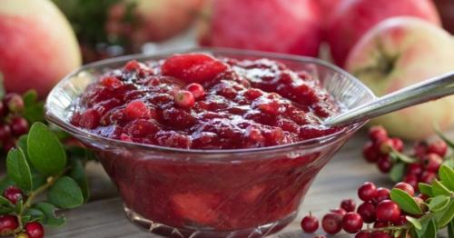 Джем из брусники и яблок.