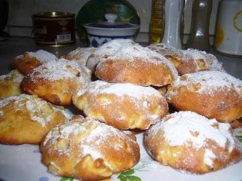 Яблочные булочки. 

Ингредиенты: 

