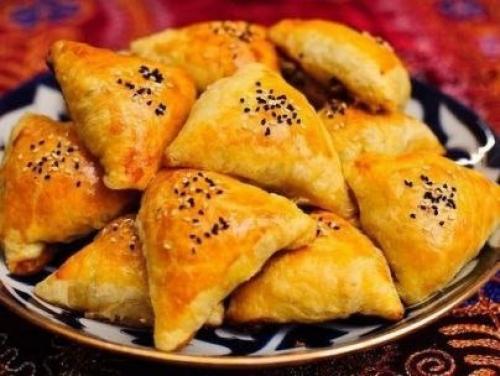 Слоеная самса с курицей?