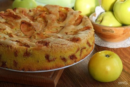 Шарлотка с яблоками (мастер-класс).

