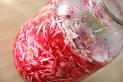 Рецепт приготовления маринованной капусты со свеклой. 04