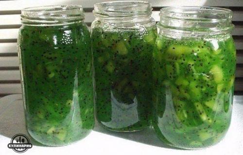 Изумрудное варенье из киви.

