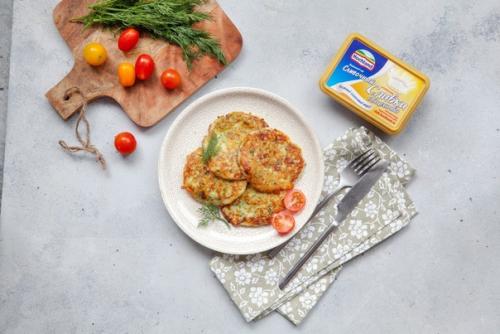 Кабачково - сырные оладушки. 05