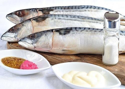 Скумбрия запеченная.  Активное время готовки 15 мн время на запекание. 01