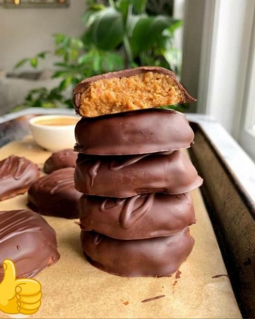 Очень вкусные и простые в приготовлении конфеты способны не только радовать вас своим вкусом, но и надолго утолять голод!