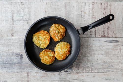 Кабачково - сырные оладушки. 04