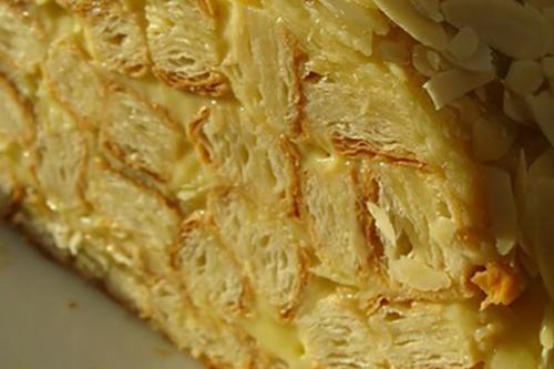 Наполеон торт из готового слоеного теста с заварным кремом. Слоеный торт с заварным кремом "Полено" - нежный, влажный, в меру сладкий!