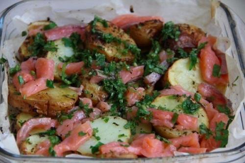 Картошечка по-деревенски с красной рыбкой? 04