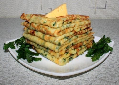 Cырные блинчики с петрушкой.