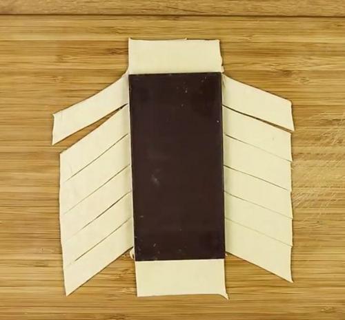 Моментальный пирог с шоколадом, который сделает даже ребенок. 03