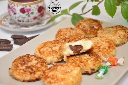 Сырники с шоколадной начинкой?