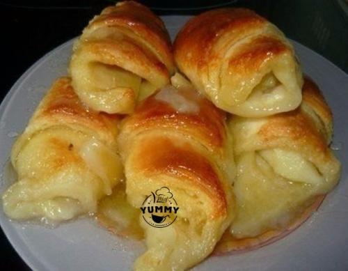 Слойки с яблоками.