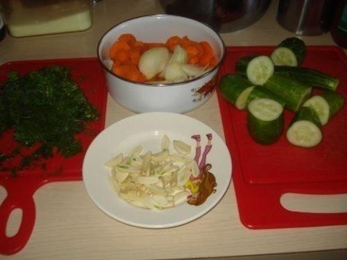 Быстрое ассорти - помидоры с огурцами. 02