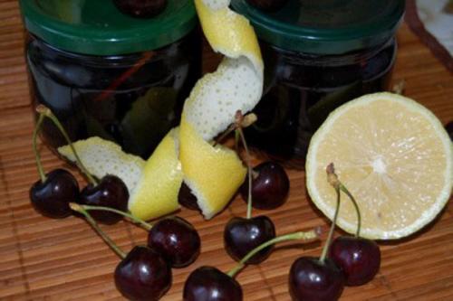 Варенье из черешни с косточкой с лимоном.