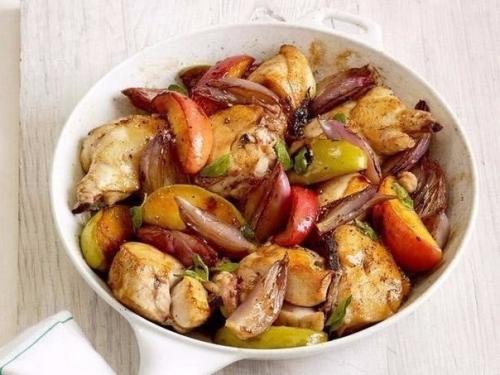Куриное Филе запеченное с яблоками.