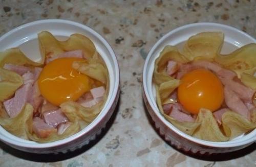 Завтрак в корзинках из блинчиков. 04