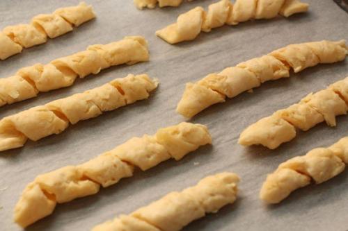 Сырные палочки к супу. 06