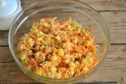 Салат с корейской морковкой и копченой курицей?