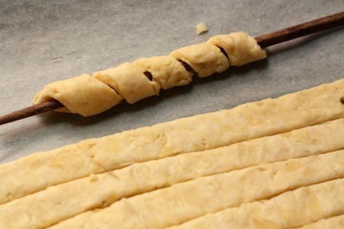 Сырные палочки к супу. 05