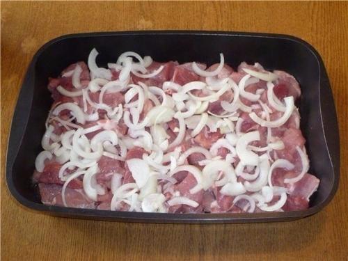 Свинина, запеченная с овощами под соусом бешамель. 01