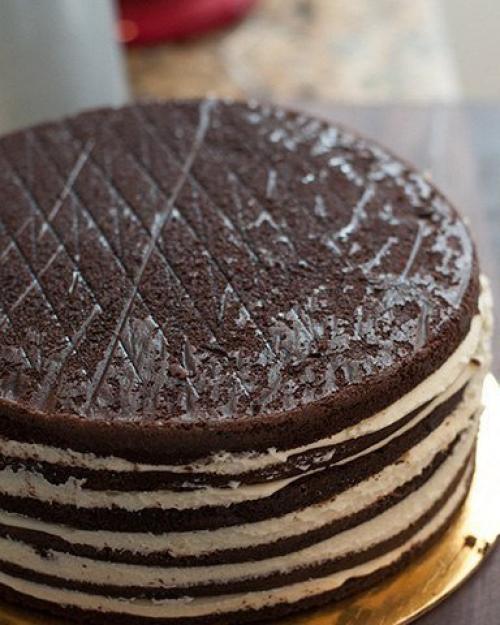 Шоколадный торт.  Очень мягкие, шоколадные, рассыпчатые и нежные, сочные и влажные коржи, тающие во рту … они не оставят равнодушным никого! 06