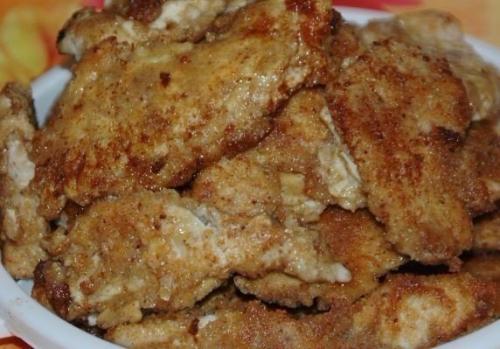 Куриные отбивные в сырном кляре.