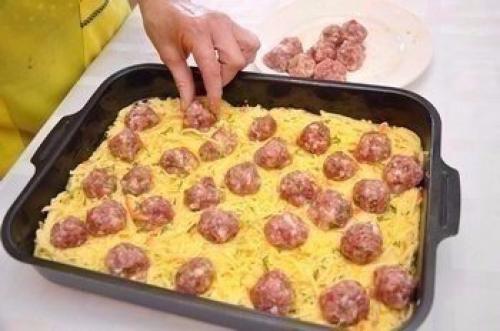 Картофельная запеканка с мясными шариками. 07