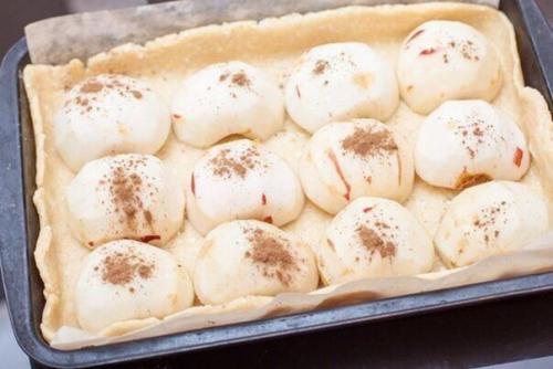 Пирог из творожного теста с яблоками. 04